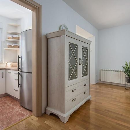 Apartment Melarnian Near The Beach In אומאג מראה חיצוני תמונה
