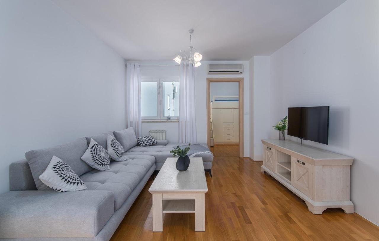 Apartment Melarnian Near The Beach In אומאג מראה חיצוני תמונה