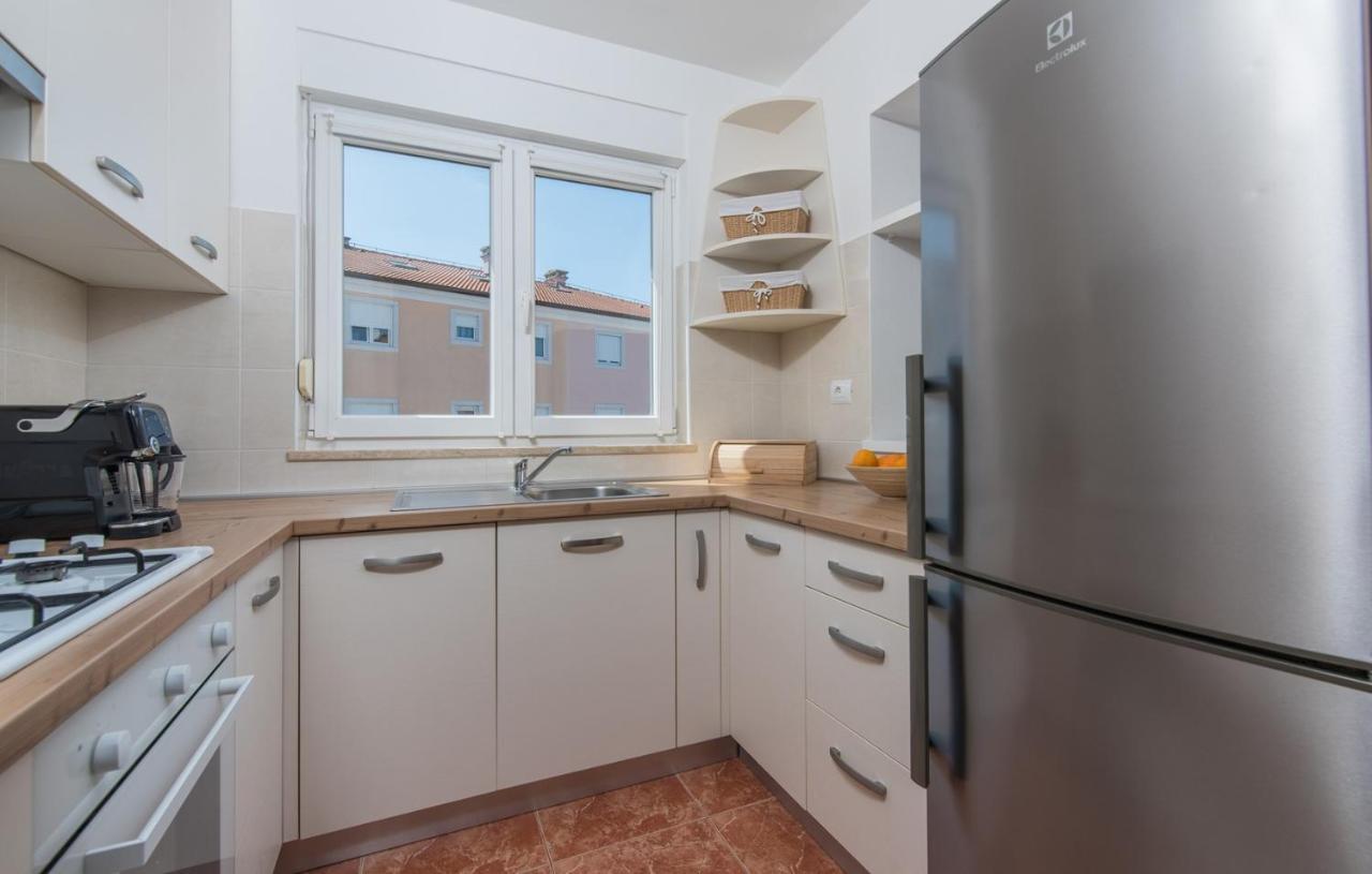 Apartment Melarnian Near The Beach In אומאג מראה חיצוני תמונה